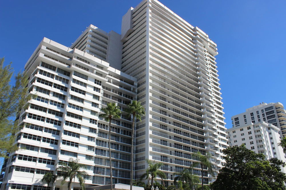 Plaza South  photo 2